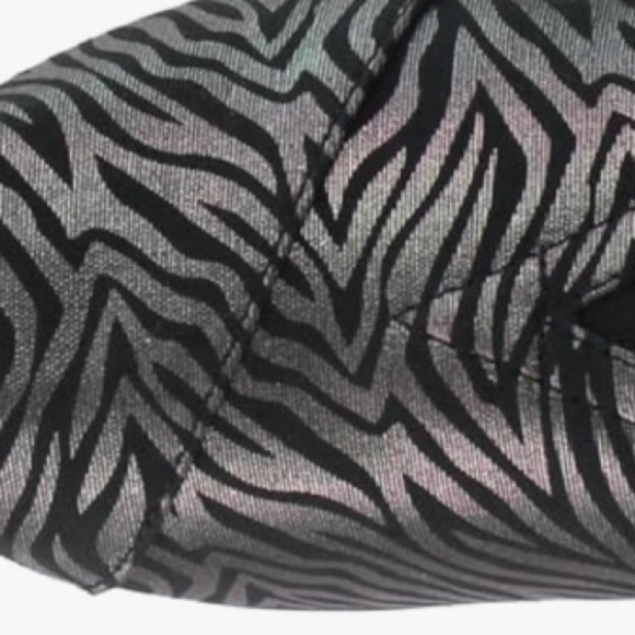 NWT TOMS Alpargata Zebra Cloudbound Slip-on Flats Size 7 - Picture 8 of 8